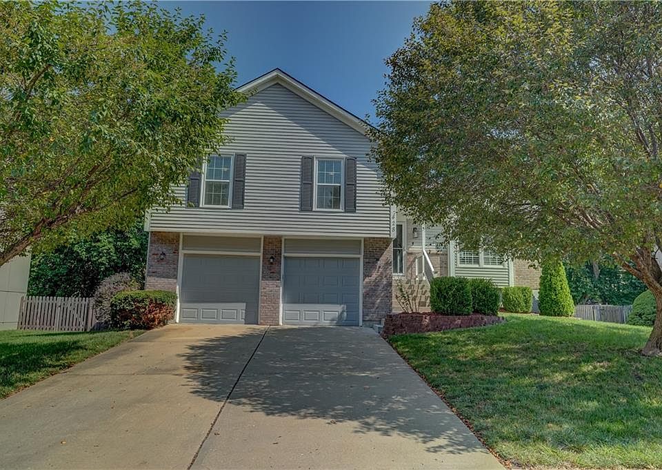 1st image of 428 SE Ashton Dr