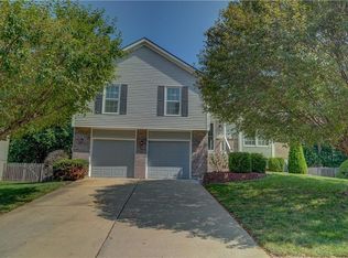 428 SE Ashton Dr, Lees Summit, MO 64063