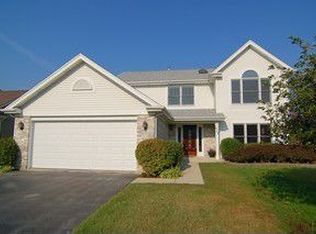 423 Indian Ridge Trl, Wauconda, IL 60084