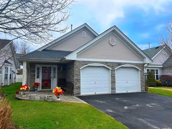 7 Philip Lane #7, Middle Island, NY 11953