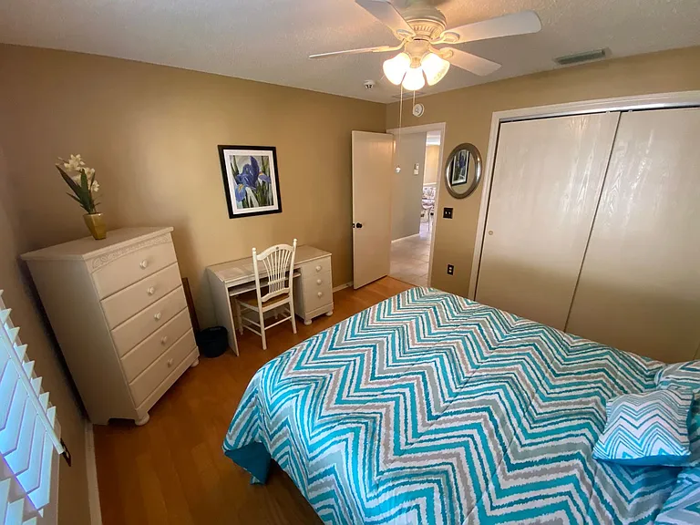 440 Canterbury Ct — Photo 24