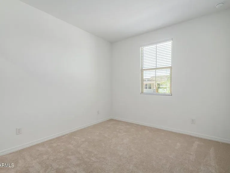 17318 W Surrey Dr — Photo 28