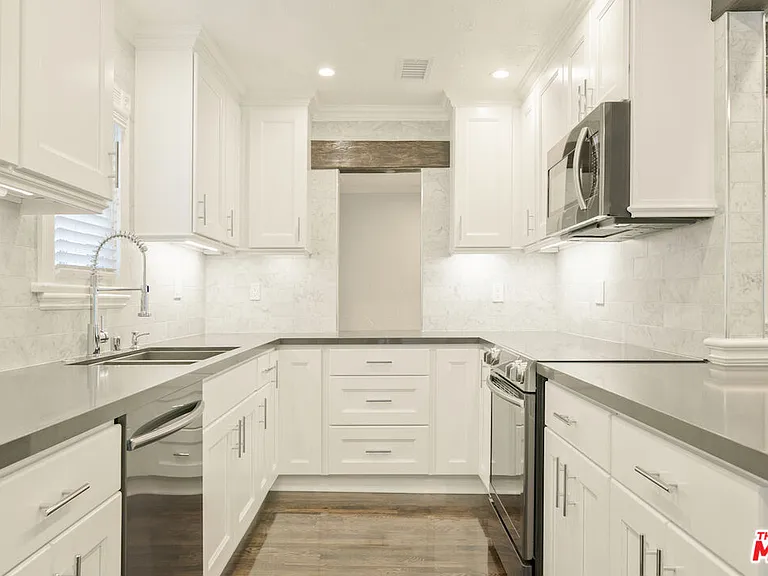 1118 S Cardiff Ave #1 — Photo 9