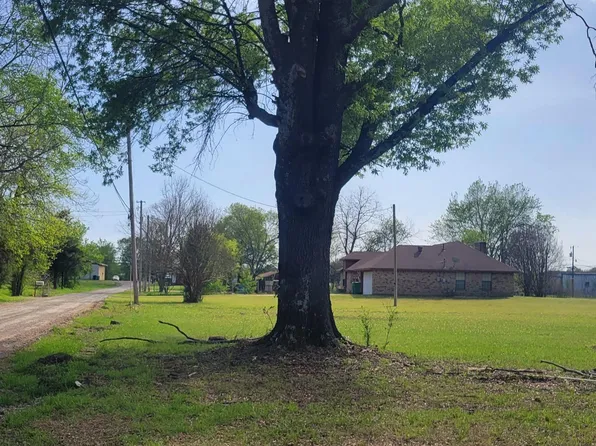 317 Mill St, De Kalb, TX 75559