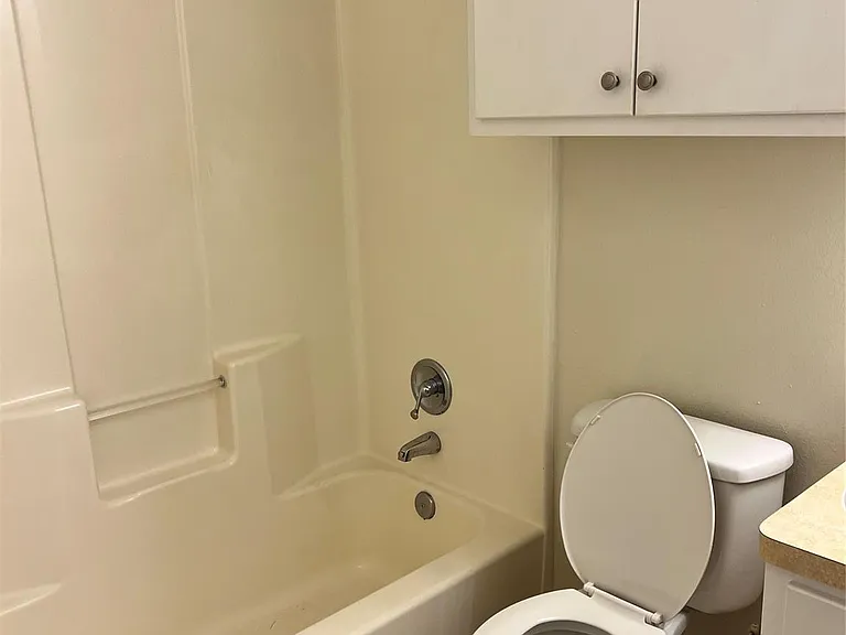 717 N Marshall Ln — Photo 5