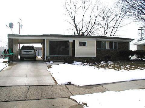 1st image of 23045 Oak Crest St