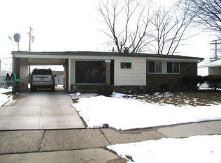 23045 Oak Crest St, Oak Park, MI 48237