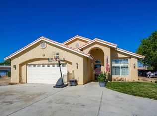 13118 Navajo Rd, Apple Valley, CA 92308
