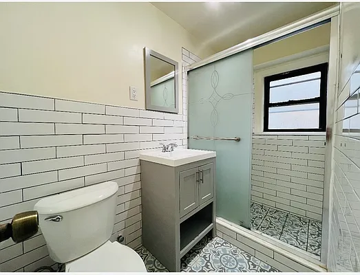 Rented by Bond New York | media 9