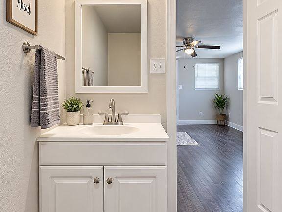 3rd image of 1405 Moore St #8