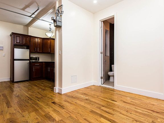 3rd image of 206 Scholes St APT 16