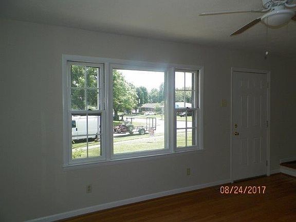 3rd image of 1725 Foxborough Cir
