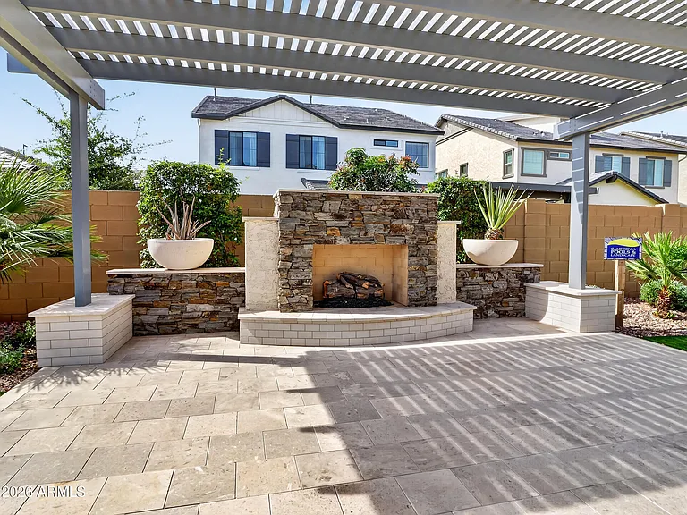 2141 E Flamingo Way — Photo 36