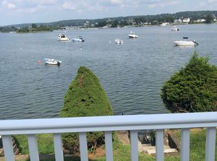 47 Cedar Ave, Portsmouth, RI 02871