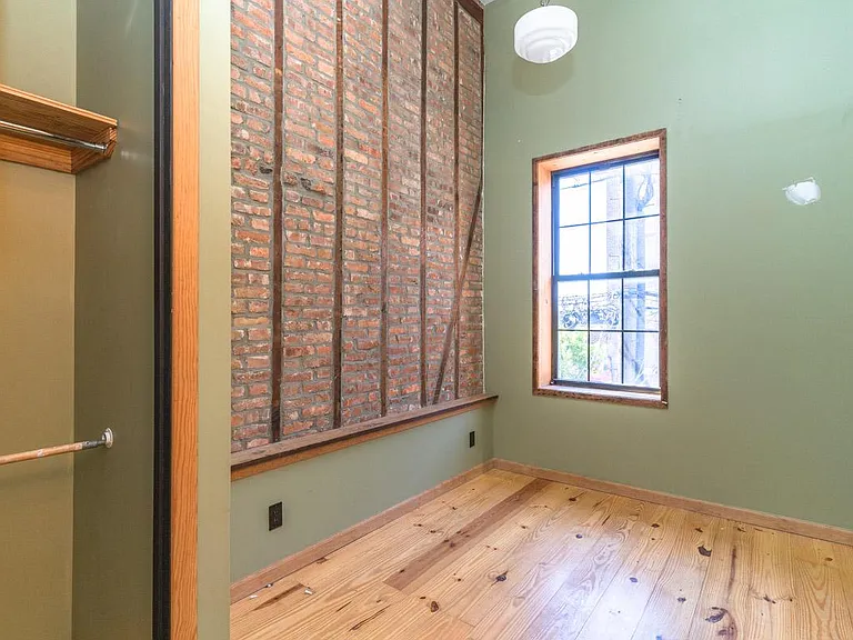 212 Starr St #2R — Photo 5