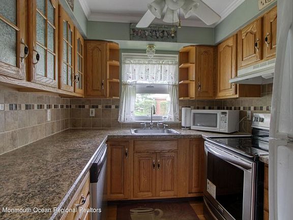 2nd image of 78 Belhaven Ct #B