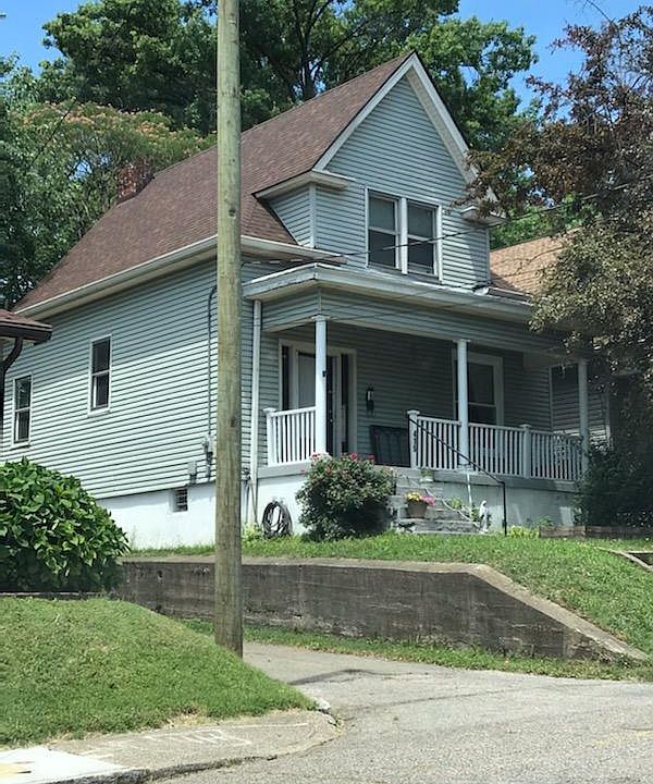 1st image of 415 E Lee St