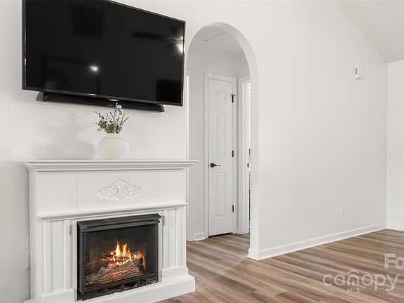5th image of 505 Tea Olive Ct