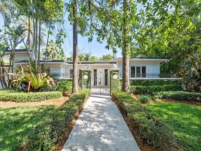 1037 Alfonso Ave