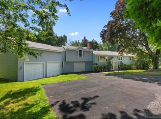 819 Robert Treat Dr, Orange, CT 06477