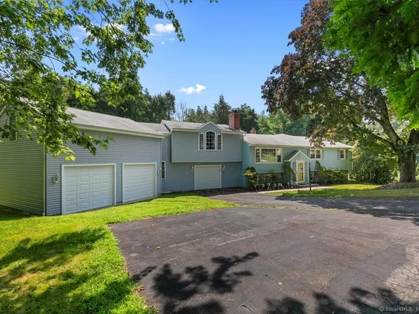 819 Robert Treat Drive, Orange, CT 06477