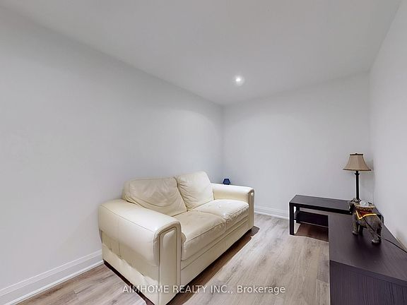 5th image of 51 Royal Orchard Blvd #L