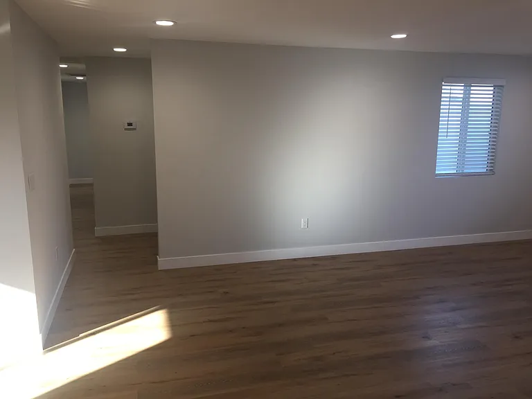6431 Gentry Ave — Photo 5