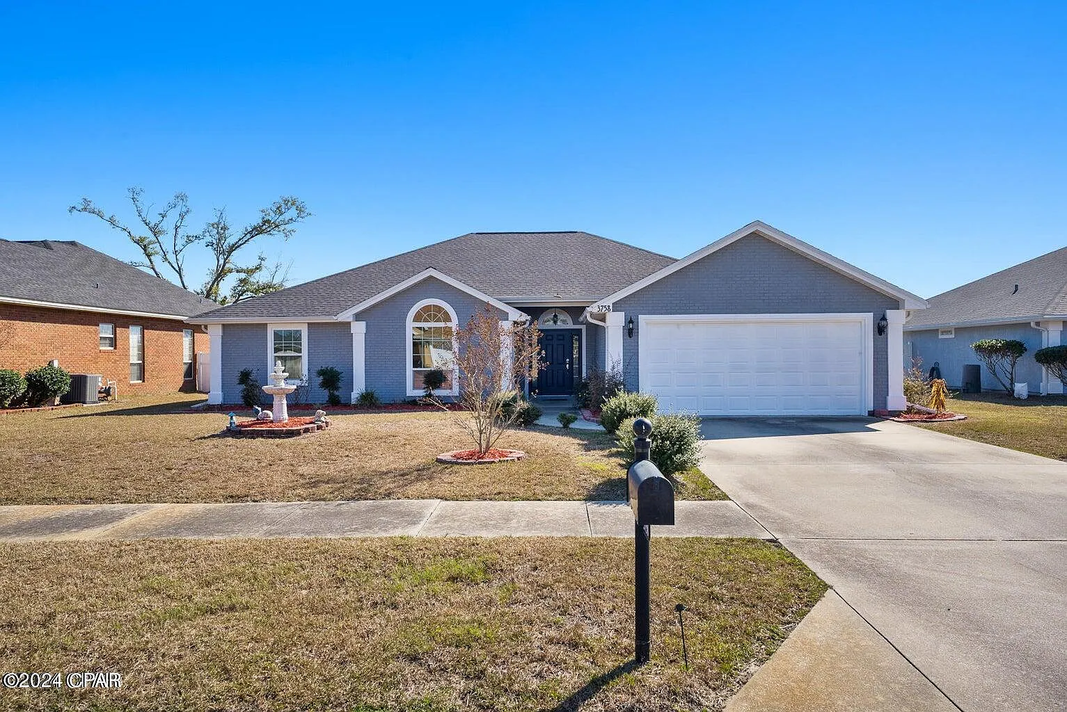 3 bed, 2.0 bath, 1929 sqft, $2,395 — Photo 1