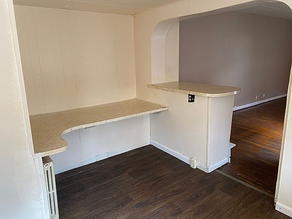 4th image of 332 N Charlotte St #1
