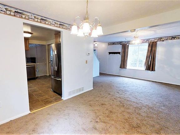 4th image of 64 Close Hollow Dr