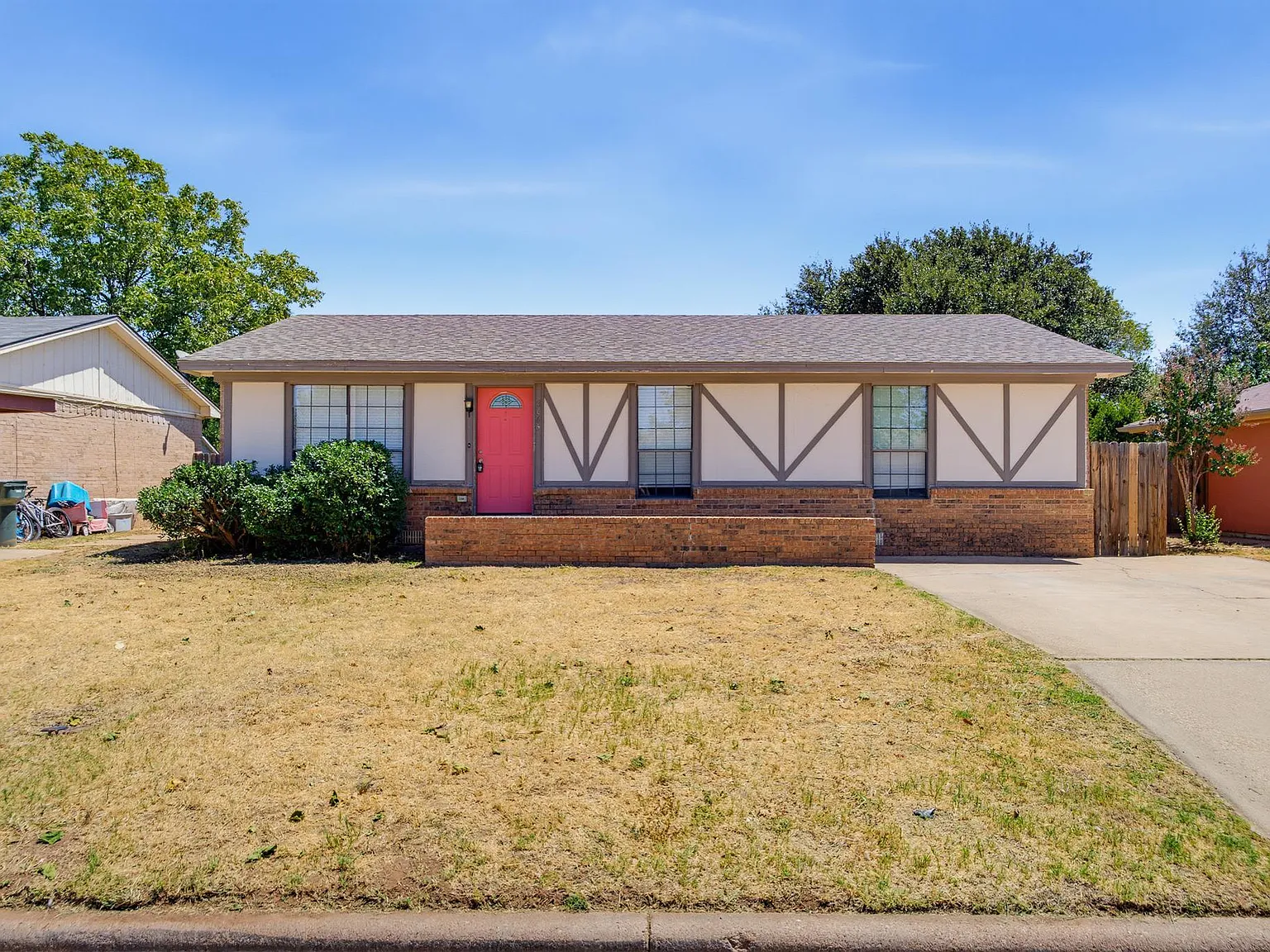 3 bed, 1260 sqft, $2,400 — Photo 4