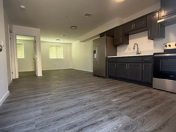 4th image of 4220 Kenwood Ave