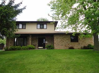 1406 W 41st St, Davenport, IA 52806