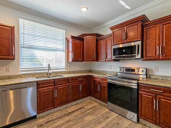 3rd image of 2414 Commerce Blvd