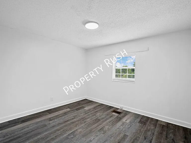 424 Hedgewood Dr — Photo 20