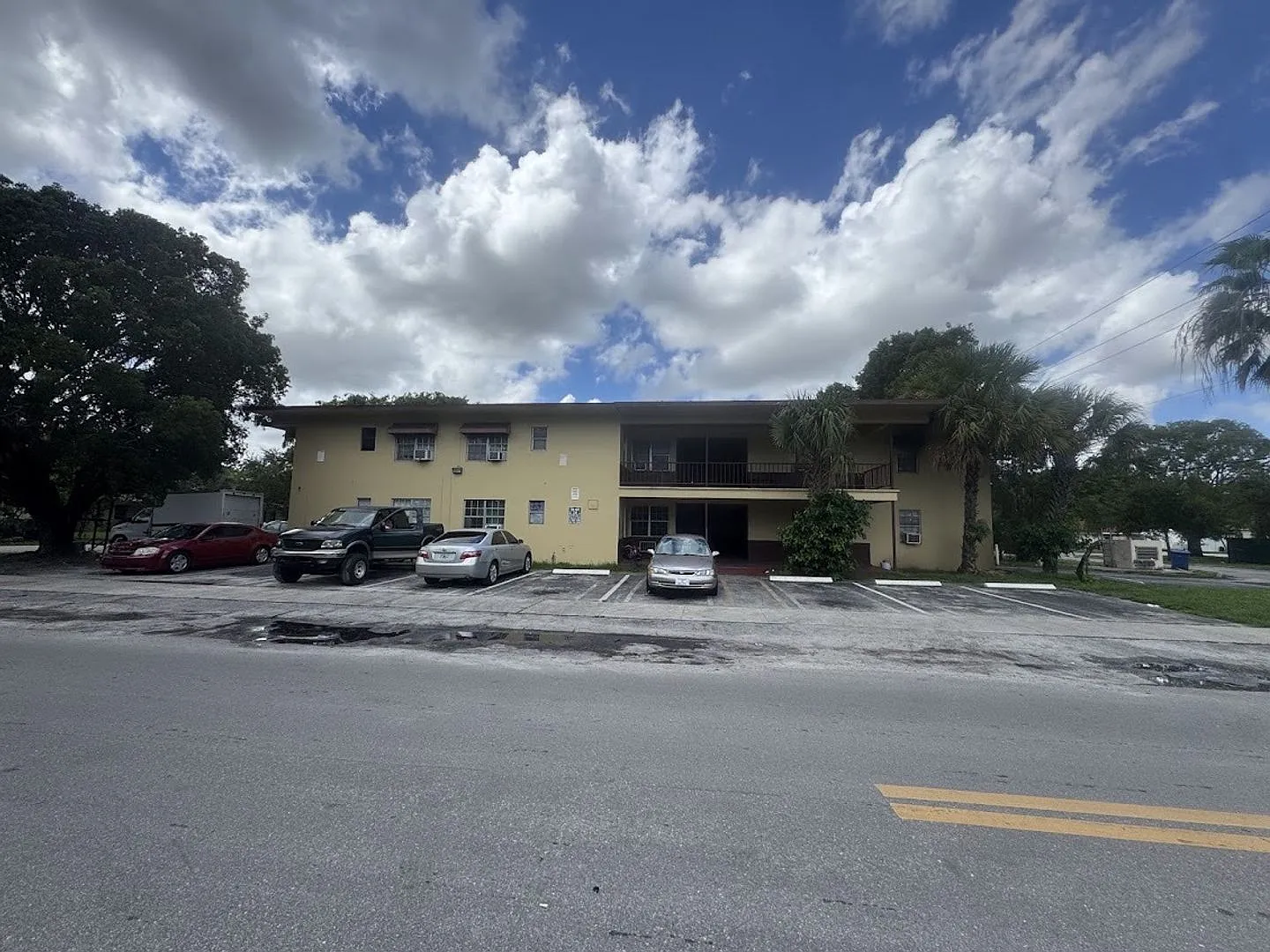 1401 NW 3rd Ct — Photo 2