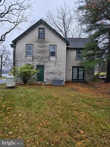 6 Township Line Rd, Line Lexington, PA, 18932