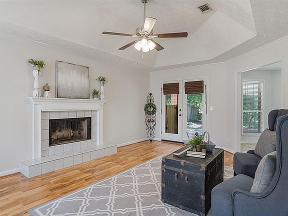 2nd image of 309 Camellia Dr