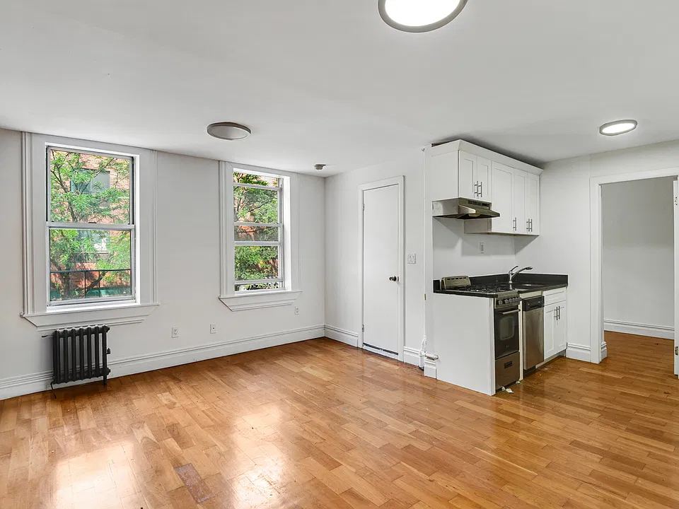 150 E 3rd St #3C