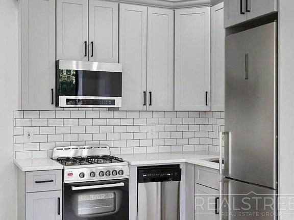 3rd image of 1401 Dean St #2B