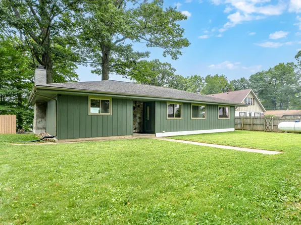 62350 Cond Dr, Jones, MI 49061
