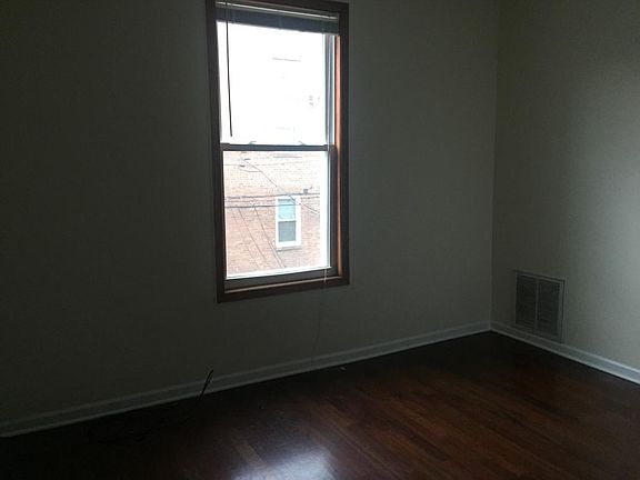 4th image of 2638 N Talman Ave #2