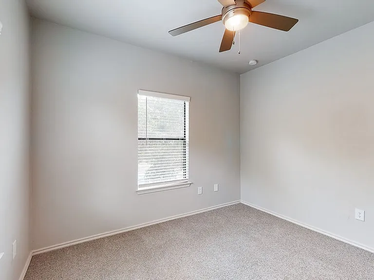 Sereno Park Apartments — Photo 79