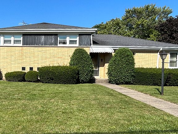 2nd image of 7021 W Kedzie St