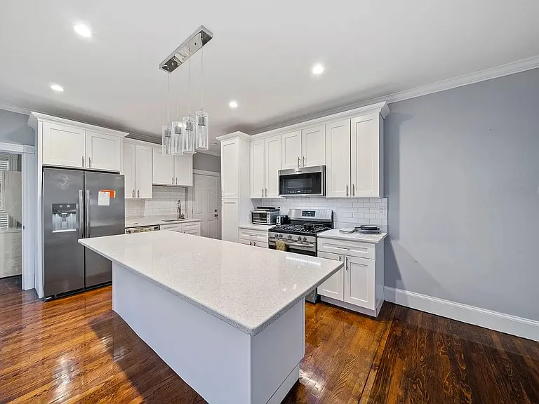 220 Blue Hills Pkwy #1 — Photo 2