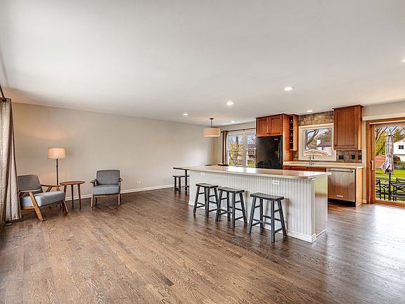 3rd image of 7 Malvern Ln