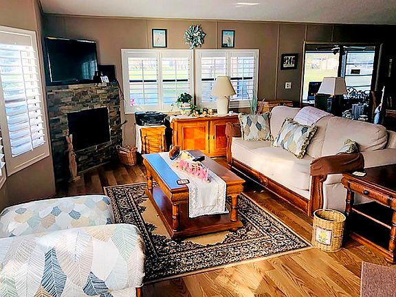 3rd image of 3914 Santa Clara Ln #3914