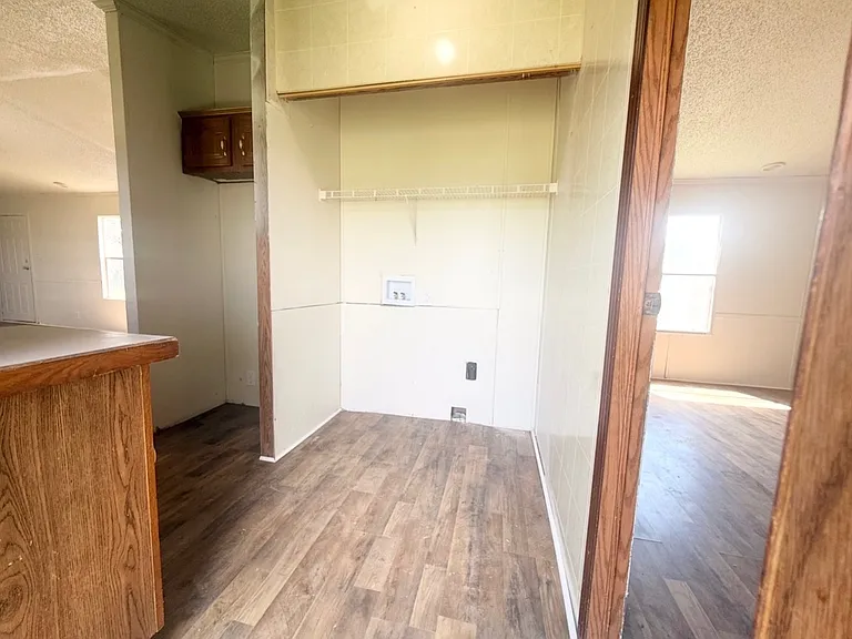 2081 Oakshire Rd #15 — Photo 2