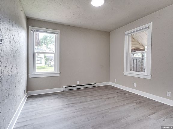 5th image of 79 E 13th St #79