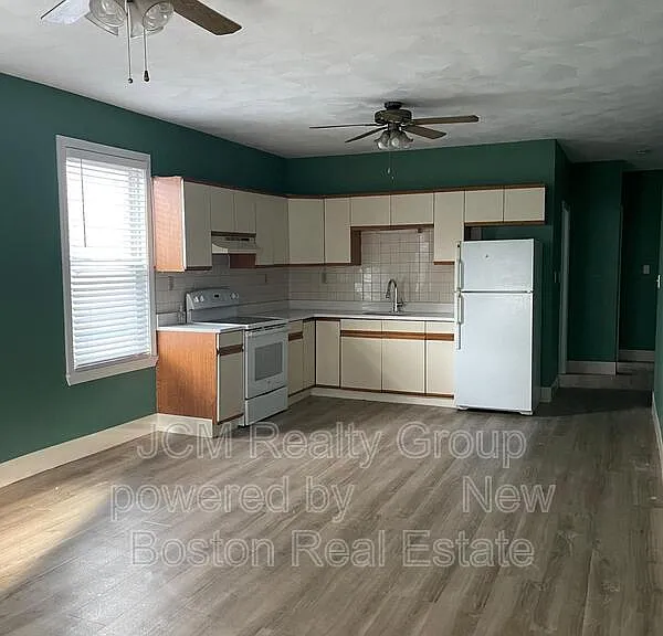 98 Margin St #2L — Photo 1